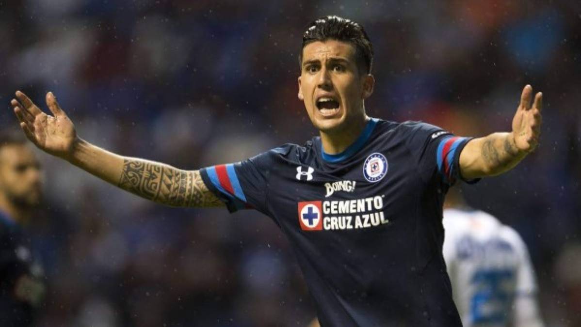 Enzo Roco - Un caso extraño que Fútbol Picante incluyera al defensa chileno que jugó 51 partidos, anotó tres goles y fue vendido por el Cruz Azul en 2018 al Besiktas de Turquía, donde se mantiene jugando.