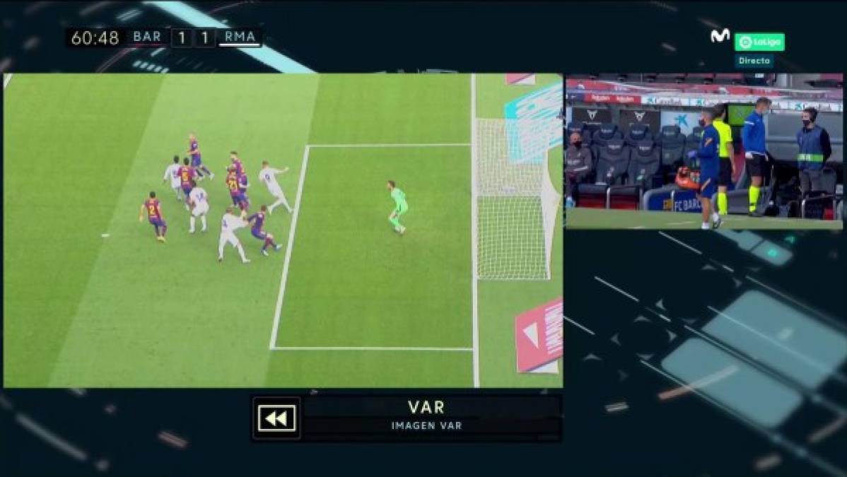 La polémico siguió en el segundo tiempo y al minuto 61 se marcó un polémico penal a favor del Real Madrid en donde el árbitro hizo uso del VAR.