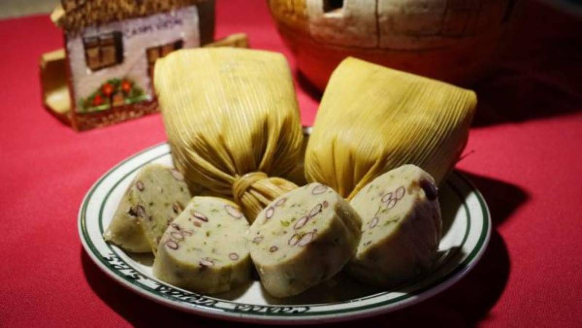 Ticucos de frijol, tipo de tamal condimentado tradicional de la zona occidental de Honduras, especialmente de Copán.