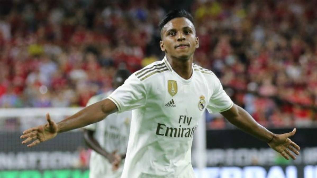 El Real Madrid está considerando la posibilidad de ceder a Rodrygo Goes a un equipo de Primera con el fin de que acumule minutos y experiencia. La posible llegada de Neymar, además, le dejaría sin poder ocupar plaza de extracomunitario en el primer equipo.