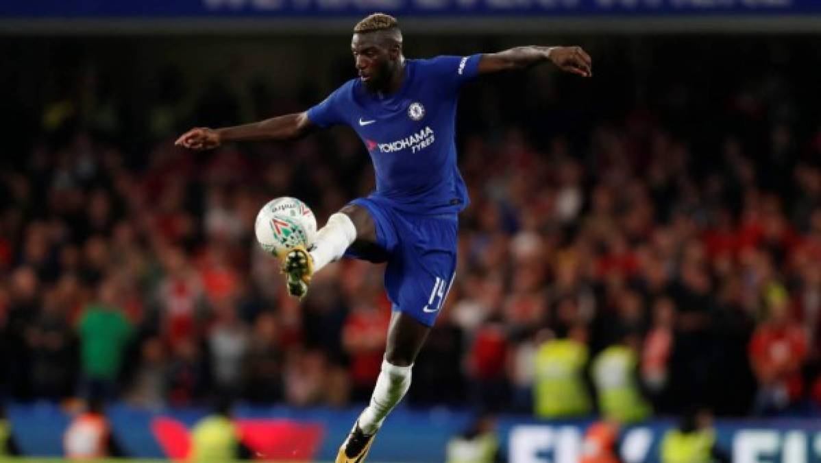 Timoué Bakayoko: El AC Milan no está dispuesto a llegar a las cifras de tres millones de euros de salario para el jugador y 30 millones como opción de compra al Chelsea.