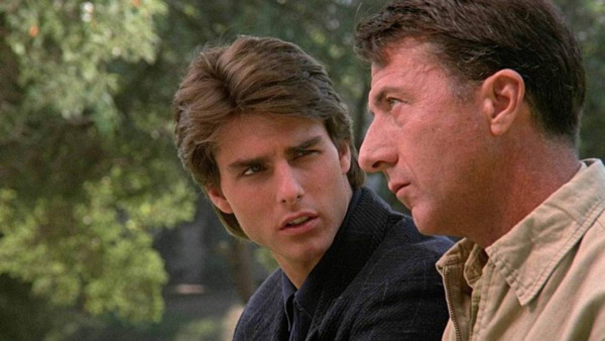'Rain Man', 1988.<br/>Director: Barry Levinson.<br/>Actúan: Dustin Hoffman, Tom Cruise y Valeria Golino.<br/>Historia: Un joven ambicioso busca a su hermano autista, porque se entera que heredó la fortuna de su padre.<br/>Dato: Recibió 8 nominaciones en los premios de La Academia, de los cuales se llevó 4: Mejor Película, Mejor Director, Mejor Actor y Mejor Guión Original.<br/>Dale clic: Apple TV.<br/>