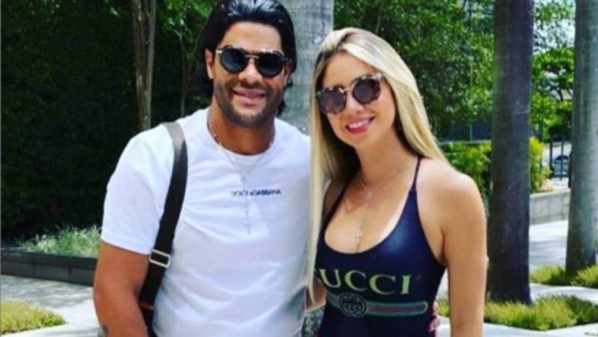 <br/>Tras las declaraciones, el brasileño Hulk le respondió a su ex esposa y salió a defender a su ahora esposa de los ataques, asegurando que en ningún momento le fue infiel a su ex mujer. El atacante reveló las razones por las que se fijó en la sobrina de su expareja.