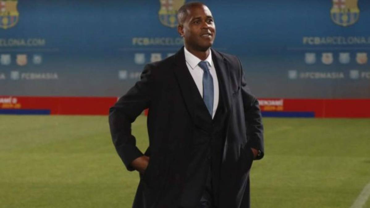 Patrick Kluivert: Según el sitio Mundo Deportivo, su nombre tiene consenso dentro del club, pero la gran duda es si pesará su falta de experiencia al frente de un equipo profesional.