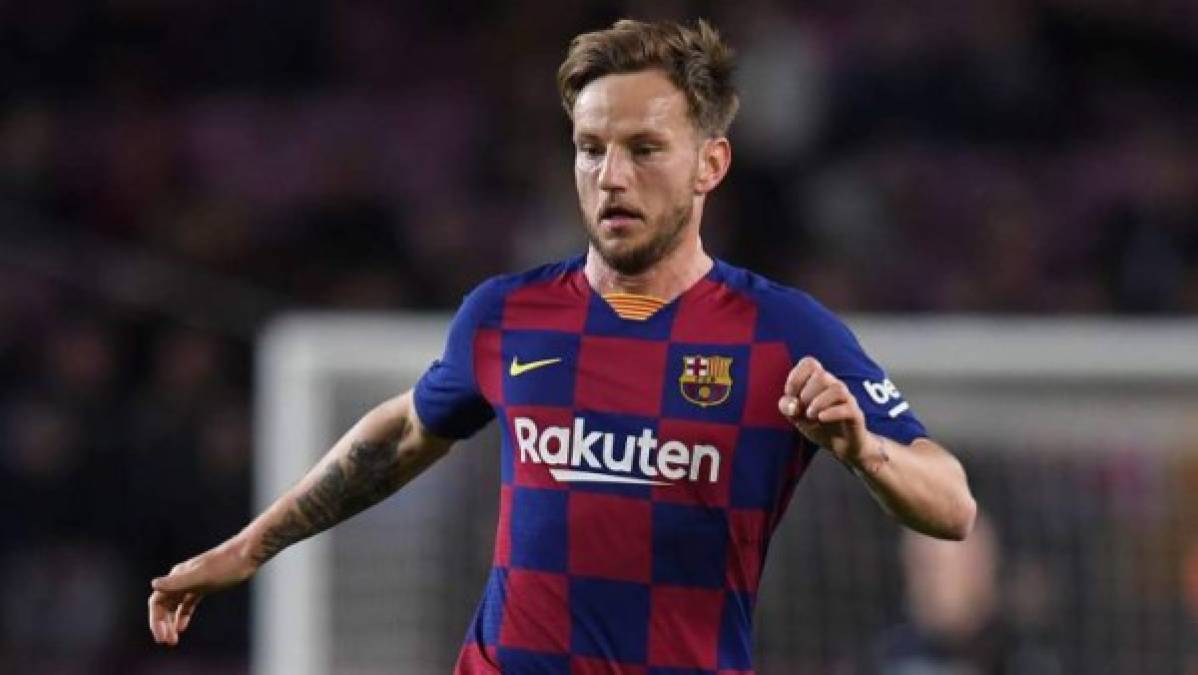 Ivan Rakitic: Según informa Le 10 Spor y el Diario Marca, el volante croata le habría pedido salir al Barcelona y el Arsenal de Inglaterra se ha interesado en ficharle. Además, se menciona que el Sevilla entraría en la disputa por volver a tenerlo en sus filas.