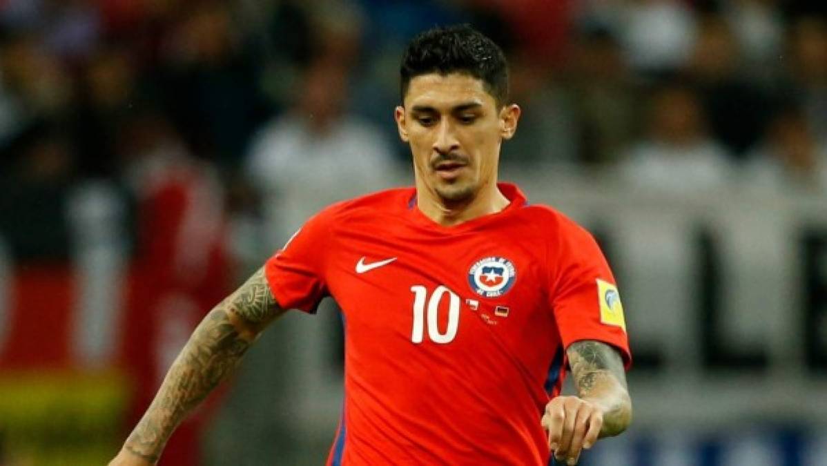 Pedro Pablo Hernández: Será otro de los mediocampistas en el 11 titular de Chile ante Honduras. Juega en el histórico Independiente de Argentina.