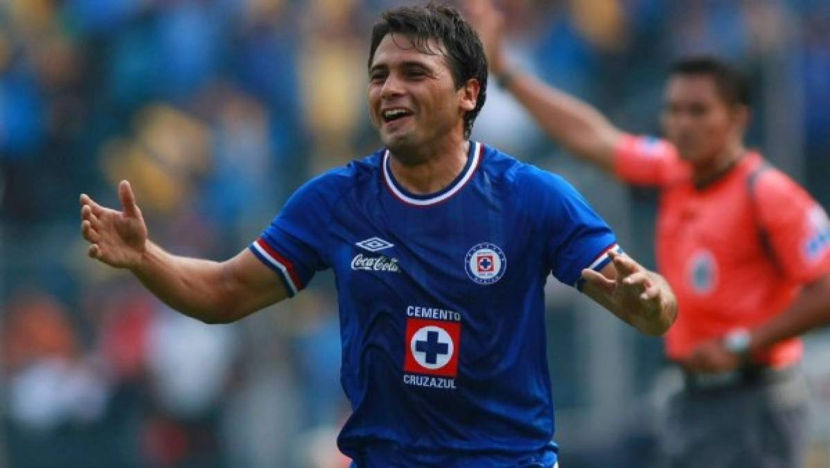 Maximiliano Biancucchi - Conocido por ser primo de Lionel Messi, el delantero argentino llegó al Cruz Azul en 2010 tras pasar por el Flamengo. En 32 partidos marcó seis goles. Una pobre producción para un ariete.