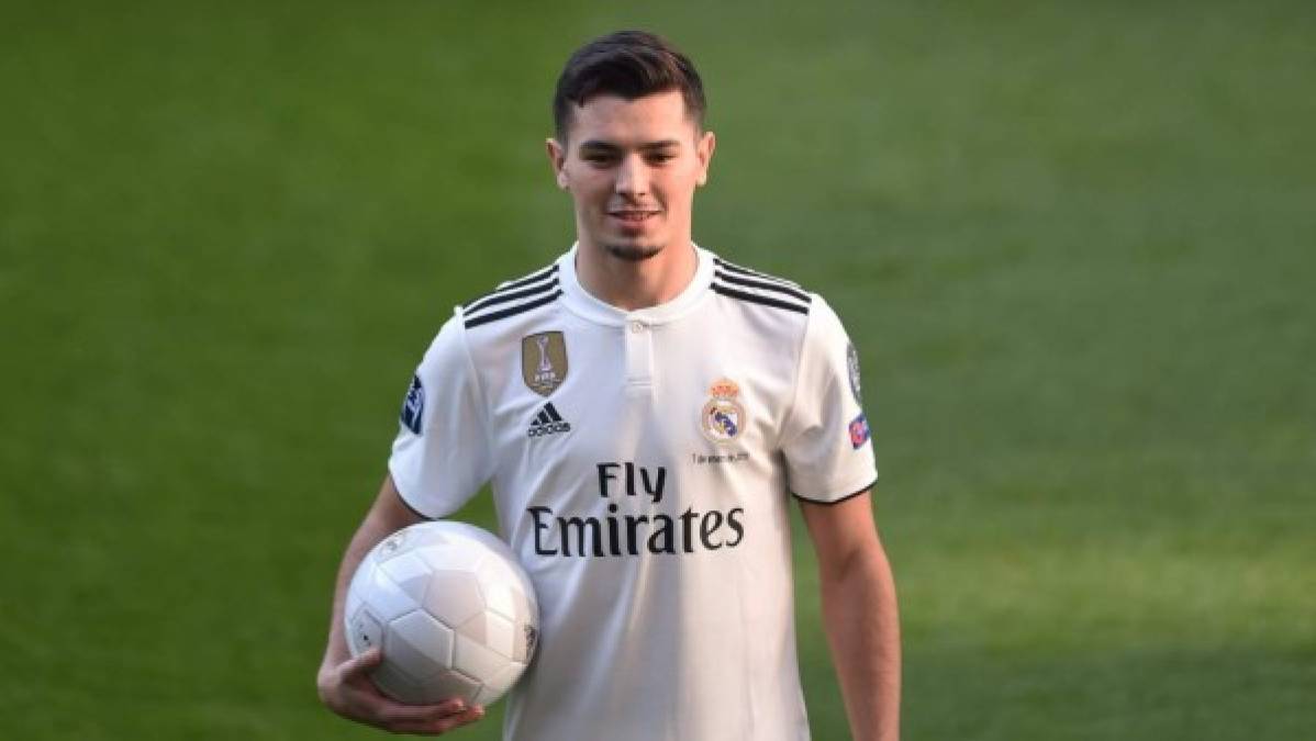 Brahim Díaz - Si sigue sin contar con minutos, en el Real Madrid podrían sentarse con el futbolista para valorar una cesión. Es una posibilidad que ni el club ni el jugador se planteaban hasta hace poco, pero sólo seguirá en la primera plantilla el próximo curso si el entrenador que esté piensa darle minutos. En caso contrario, hablarán con el jugador para que acepte jugar un año cedido en algún club en el que vaya a tener minutos.