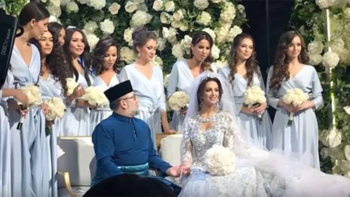 Rey de Malasia abdica tras boda secreta con Miss Moscú