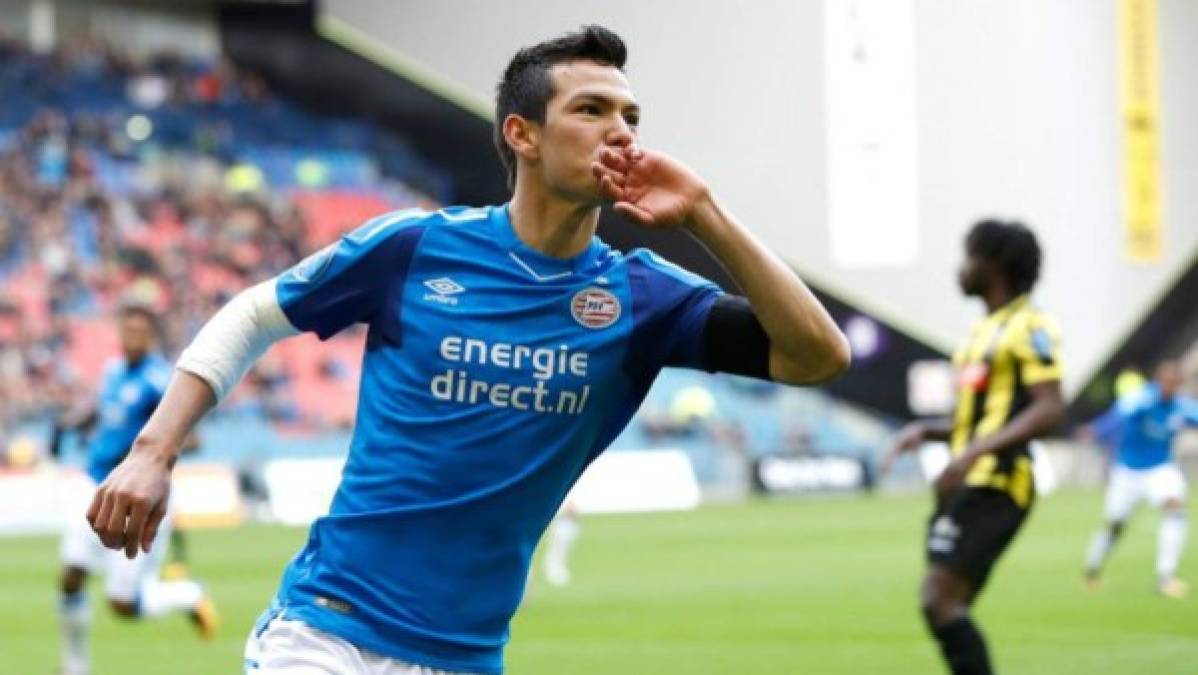 El Napoli quiere fichar al mexicano Hirving 'Chucky' Lozano, pero el PSV no baja sus pretensiones económicas. Según informa Il Mattino de Nápoles, el club holandés continúa firme y pide entre 40-50 millones para dejar marchar a su estrella.