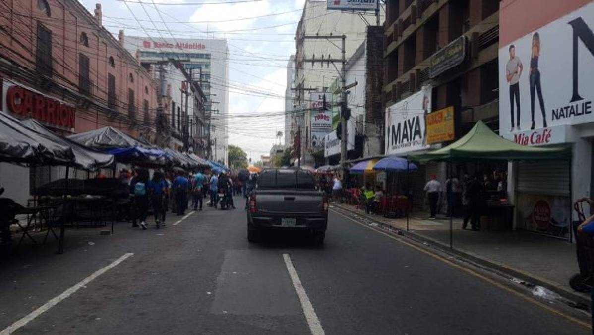 Aunque podía observarse movimiento en el centro de la ciudad, este parecía ser menos que lo habitual.