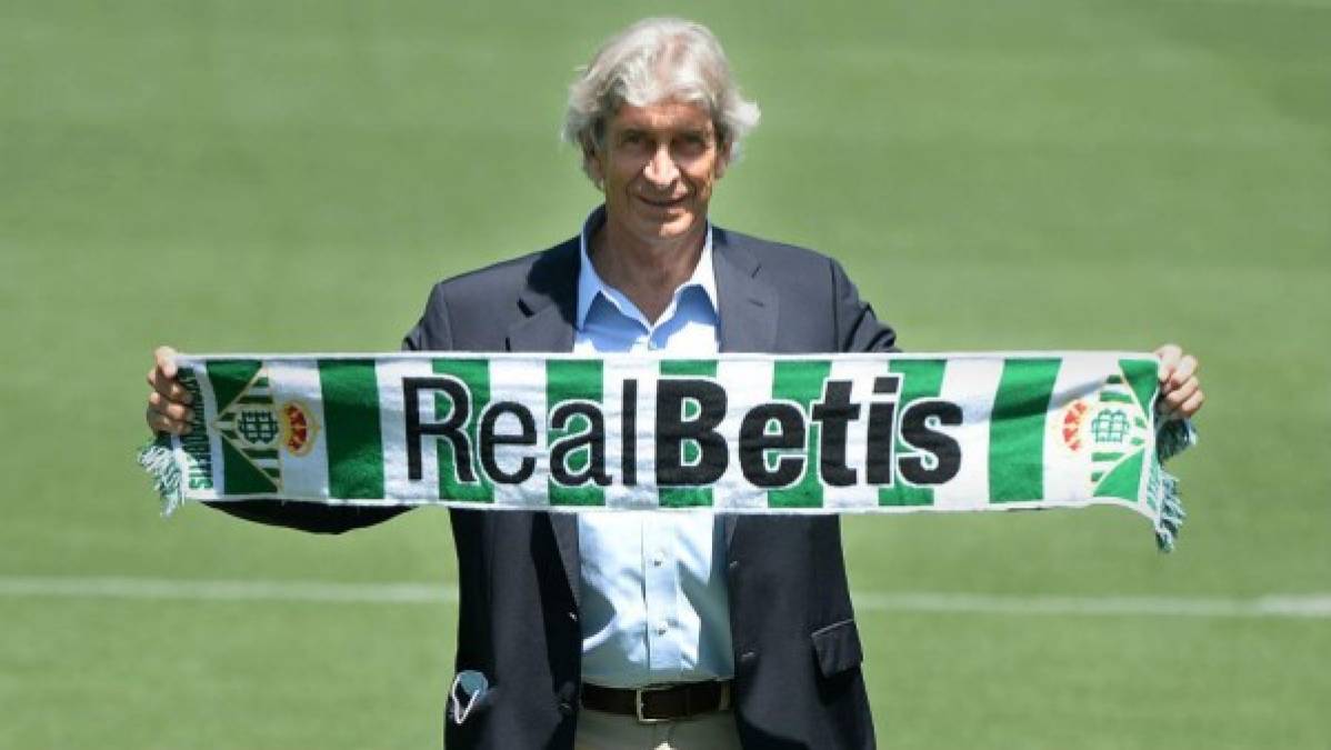 Manuel Pellegrini: El estratega chileno ha sido presentado en el estadio Benito Villamarín como nuevo entrenador del Real Betis para las tres próximas temporadas<br/>