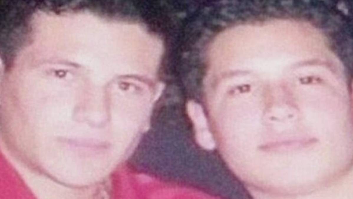 Los hijos mayores del capo mexicano, Iván Archivaldo y Jesús Alfredo, conocidos como 'los Chapitos' son los que se disputan el control del cartel con Ismael 'El Mayo' Zambada, y los más reconocidos por sus excentricidades y lujos.