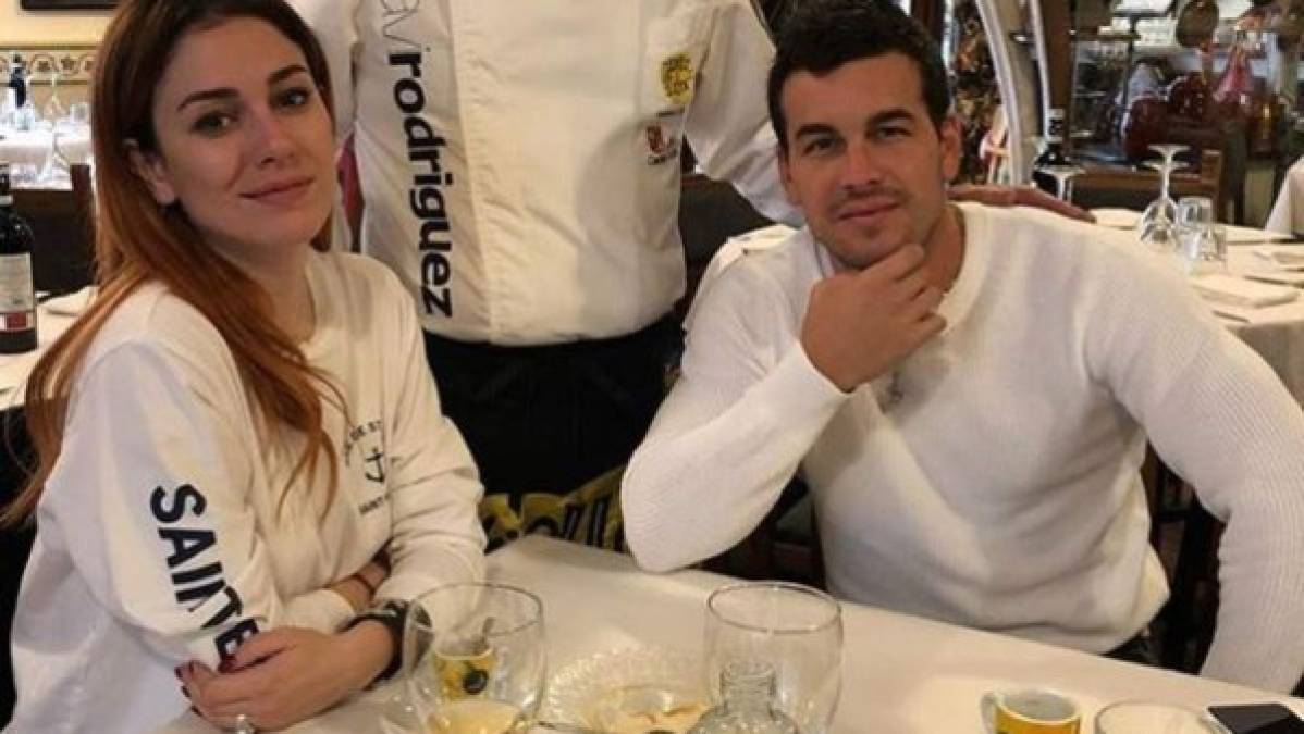 De su lado, Suárez, que se ha dado a conocer por su papel de 'Lidia' en las Chicas del Cable, se encontraba soltera tras romper con el actor Joel Bosqued.