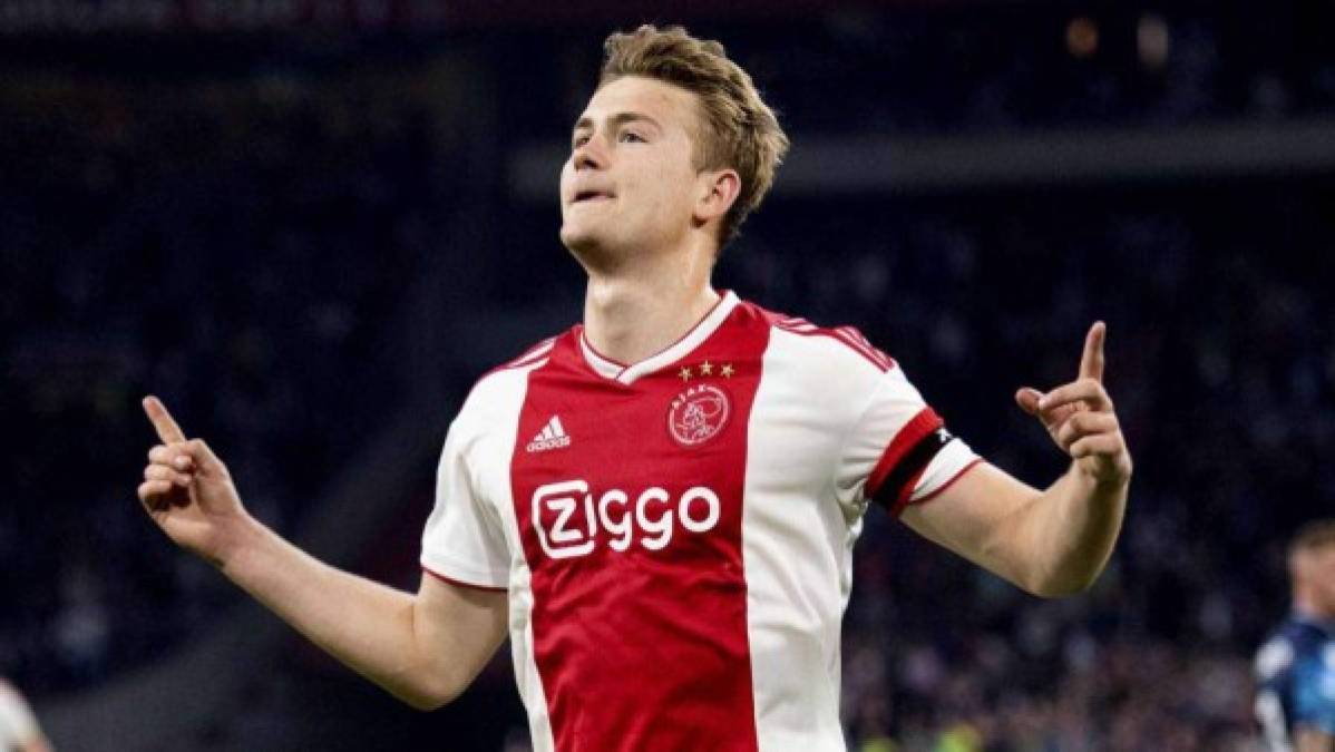 De Ligt: El agente del defensor holandés, Mino Raiola, ha declarado que llegaron a un acuerdo para que se sume a la Juventus rechazando de esta manera al Barcelona. 'Ahora falta que el club italiano y Ajax se pongan de acuerdo'., dijo su representante.