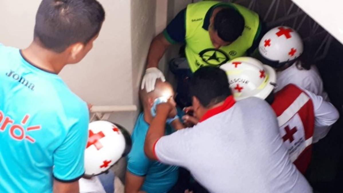 Terrible. La violencia se hizo presente una vez más en la Liga de Honduras luego de que el domingo el árbitro hondureño Gerson Matute fue agredido en el duelo entre Vida vs Juticalpa.