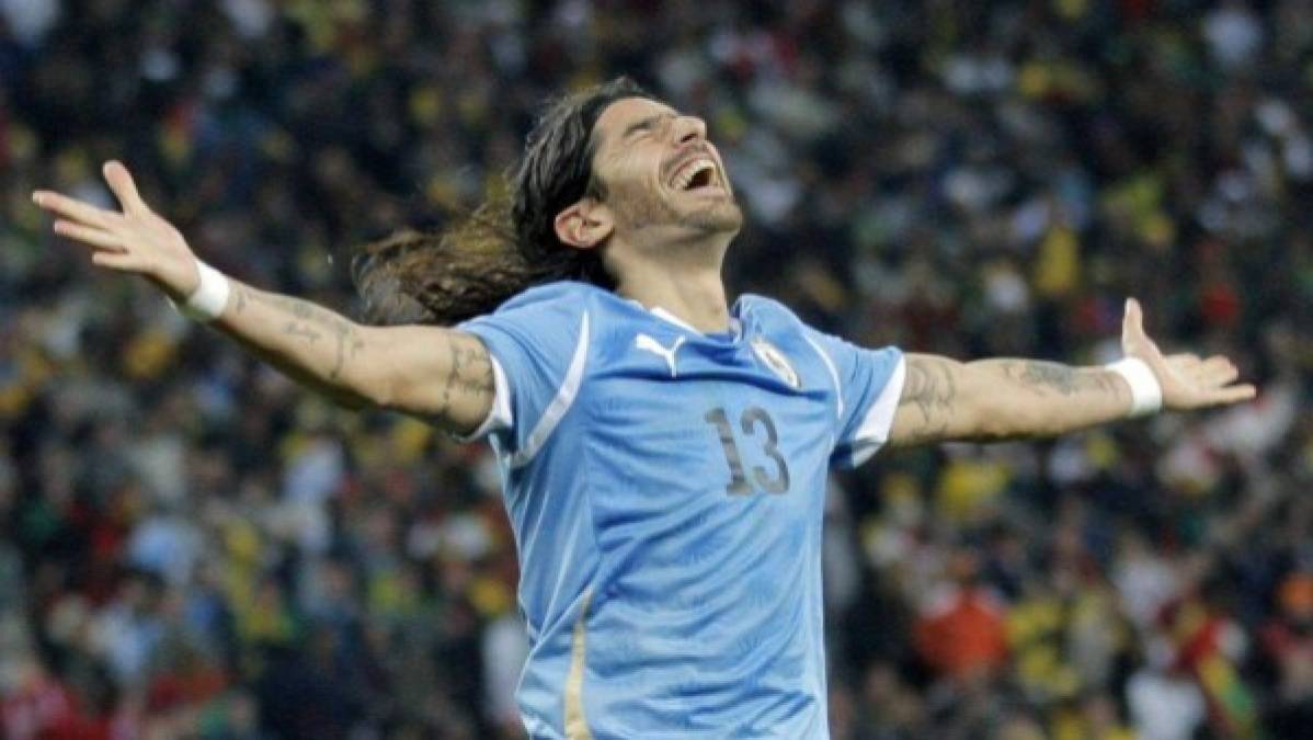 'Sí hubo un llamado de Guatemala, Honduras, Costa Rica', ha dicho el experimentado delantero uruguayo que fue mundialista con Uruguay en el 2002 y 2010 . El atacante ha pasado por más de 20 clubes, llegando a jugar hasta en El Salvador.