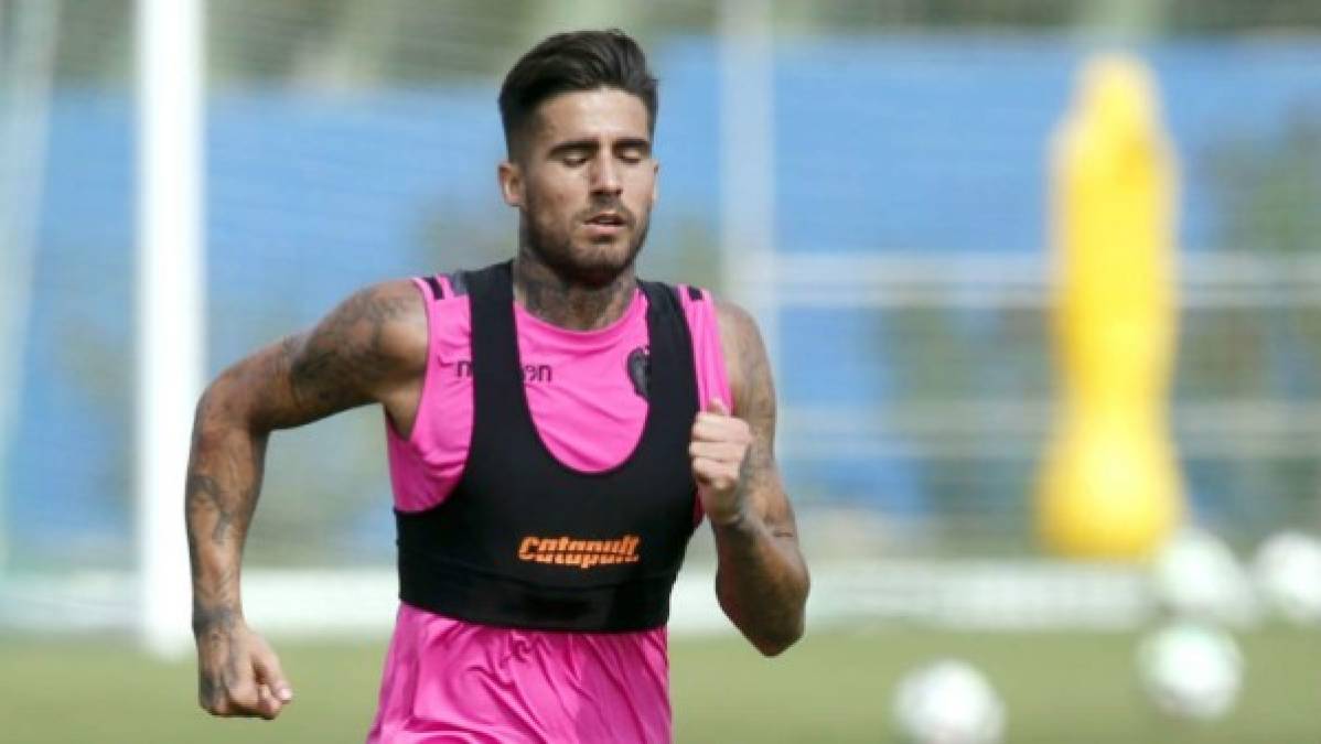 Samuel García Sánchez: Mediocampista español de 29 años de edad que está desempleado. Ha militado en clubes como Villareal, Málaga, Levante, Leganés.