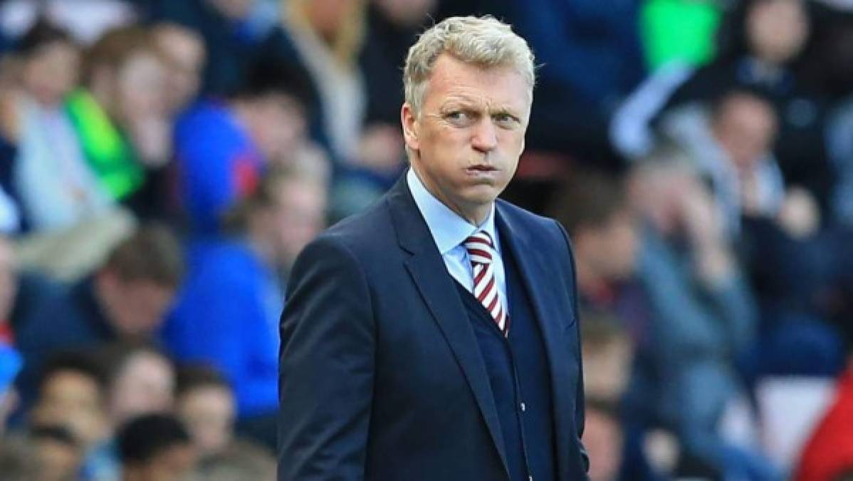 David Moyes ya no es entrenador del West Ham United. El preparador escocés, que llegó en noviembre en sustitución de Slaven Bilic para enderezar la marcha de los 'Hammers', no ha sido renovado por el conjunto londinense a pesar de amarrar la salvación (han acabado decimoterceros). Seis meses después de su llegada, ha dejado el club. Foto AFP