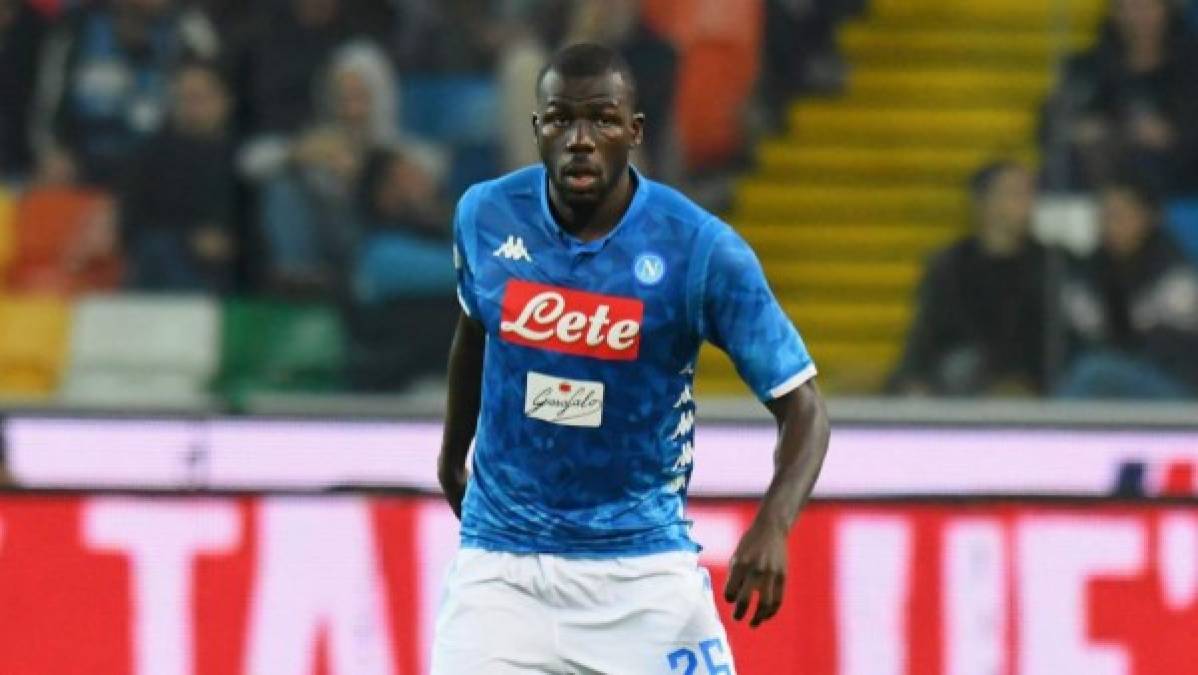 El Manchester City está preparando una nueva oferta para hacerse con Kalidou Koulibaly, defensor senegalés que milita en el Napoli. El club napolitano exige 75 millones de euros, mientras que el equipo de Pep Guardiola no pasa de los 60 millones de euros.