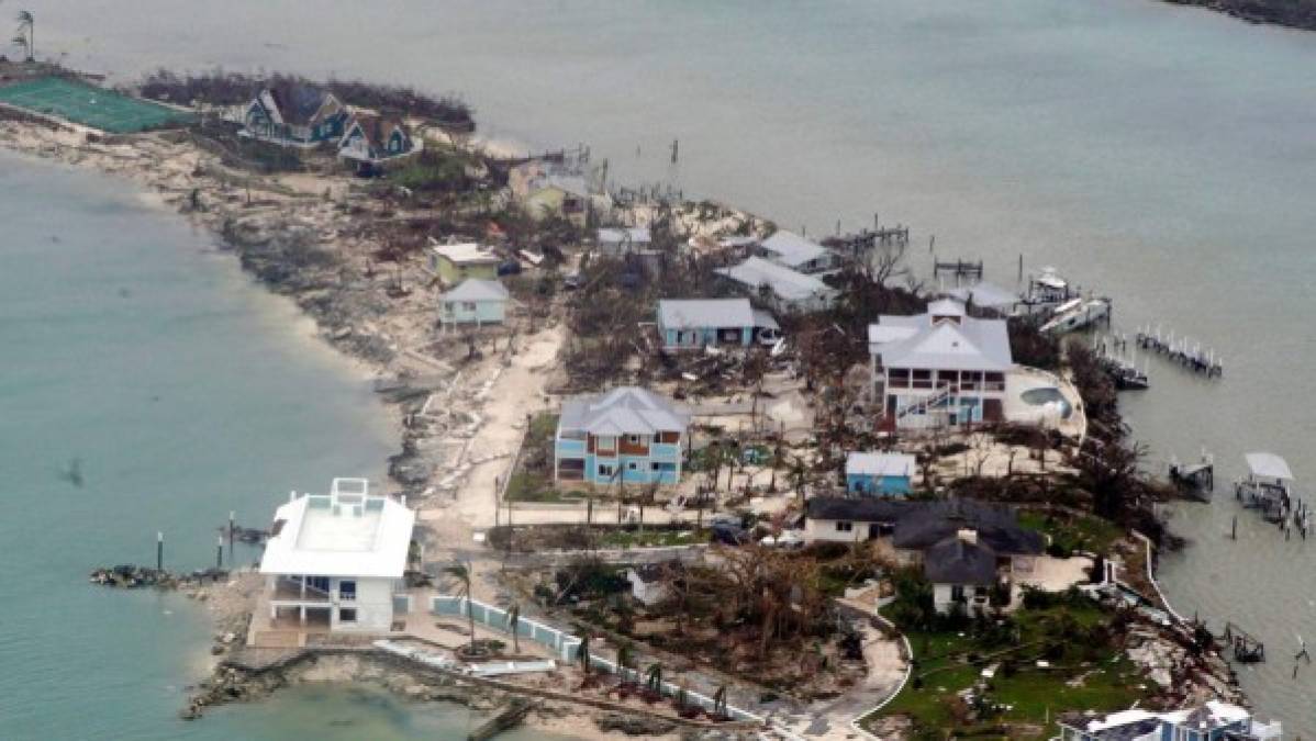 Imágenes satelitales muestran que el 60 % de la superficie de la isla de Gran Bahama, en el noroeste del archipiélago, se encuentra bajo el agua a causa de las marejadas y lluvias provocadas por Dorian.