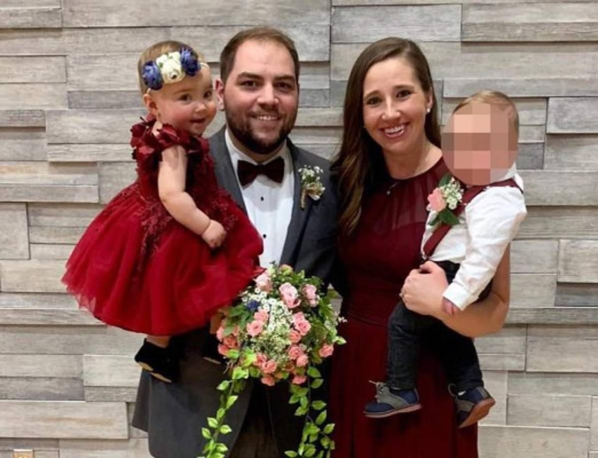 'Anderson tiene un agujero debajo de su labio y lengua, perdió sus dientes frontales, pero esta viva, cuando otros no están vivos. Les ruego que sigan orando por su completa sanidad', indicó su madre Kelby Giesler Davis.