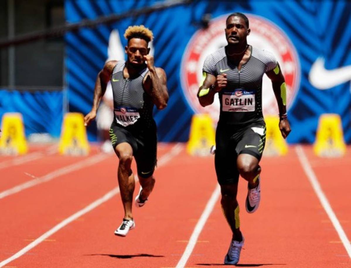 ATLETISMO. A toda velocidad. Justin Gatlin y Justin Walker durante los 100 metros planos del preolímpico en el Hayward Field, el 2 de julio de 2016 en Eugene, Oregon. Foto: AFP