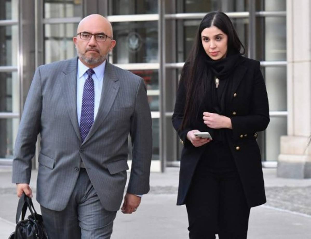 La exmodelo de 29 años llegó acompañada del abogado Eduardo Balarezo y no dejó ver ninguna sonrisa.