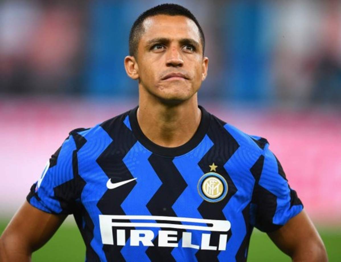 Giuseppe Marotta, consejero delegado del Inter de Milán, confirmó este miércoles que cerró el acuerdo para incorporar al chileno Alexis Sánchez a título definitivo por tres años desde el Manchester United, después de que el 'Niño Maravilla' jugara ya este curso en Milán como cedido.<br/><br/>'La oficialidad llegará este jueves, Alexis Sánchez es completamente del Inter. Hemos alcanzado un acuerdo de tres temporadas. Creemos en él y en su posibilidad de hacerlo bien en este equipo', dijo.