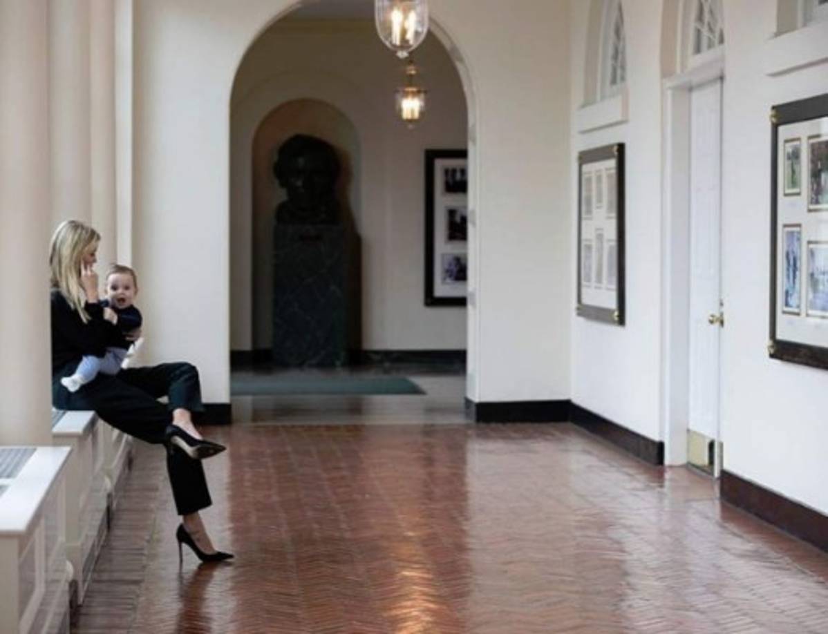 La empresaria presume en sus redes sociales imágenes de su nueva vida en la Casa Blanca, donde acude a diario ya sea para acompañar a su padre en reuniones o para llevar a pasear a sus hijos.