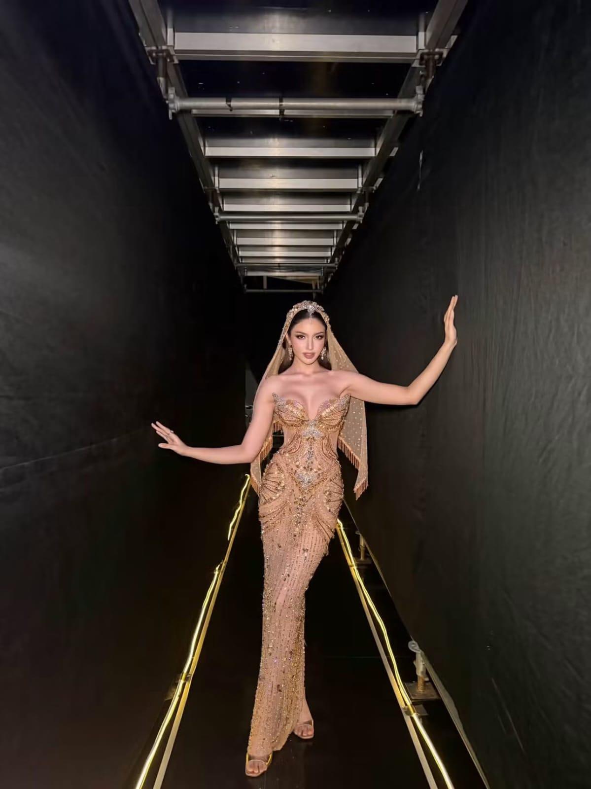 Una corona no te convierte en reina: Miss Tailandia cuestiona a Miss Universo