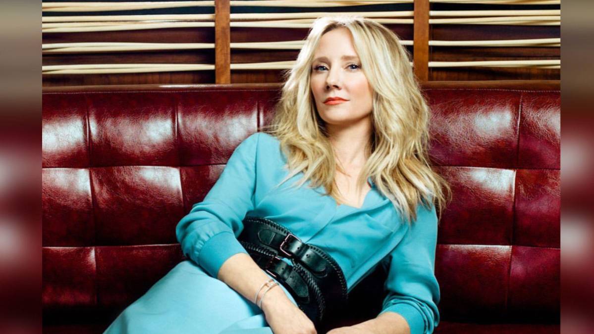 La actriz Anne Heche entró en coma y su estado de salud es “extremadamente crítico” después del violento accidente de tráfico en el que se vio involucrada hace tres días en Los Ángeles, informó su representante en un comunicado difundido ayer a la prensa especializada en Hollywood.