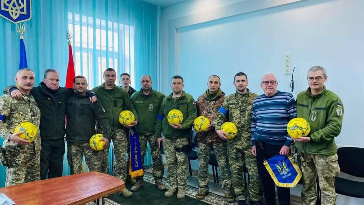 Ex ganador del Balón de Oro toma las armas y decide defender a Ucrania tras invasión rusa