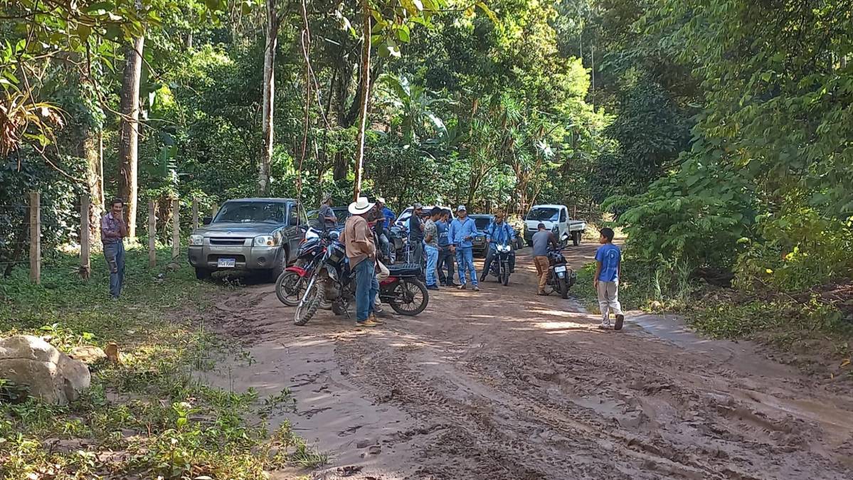 En el sur de Santa Bárbara, varias comunidades quedaron incomunicadas tras el derrumbe de una caja puente. 