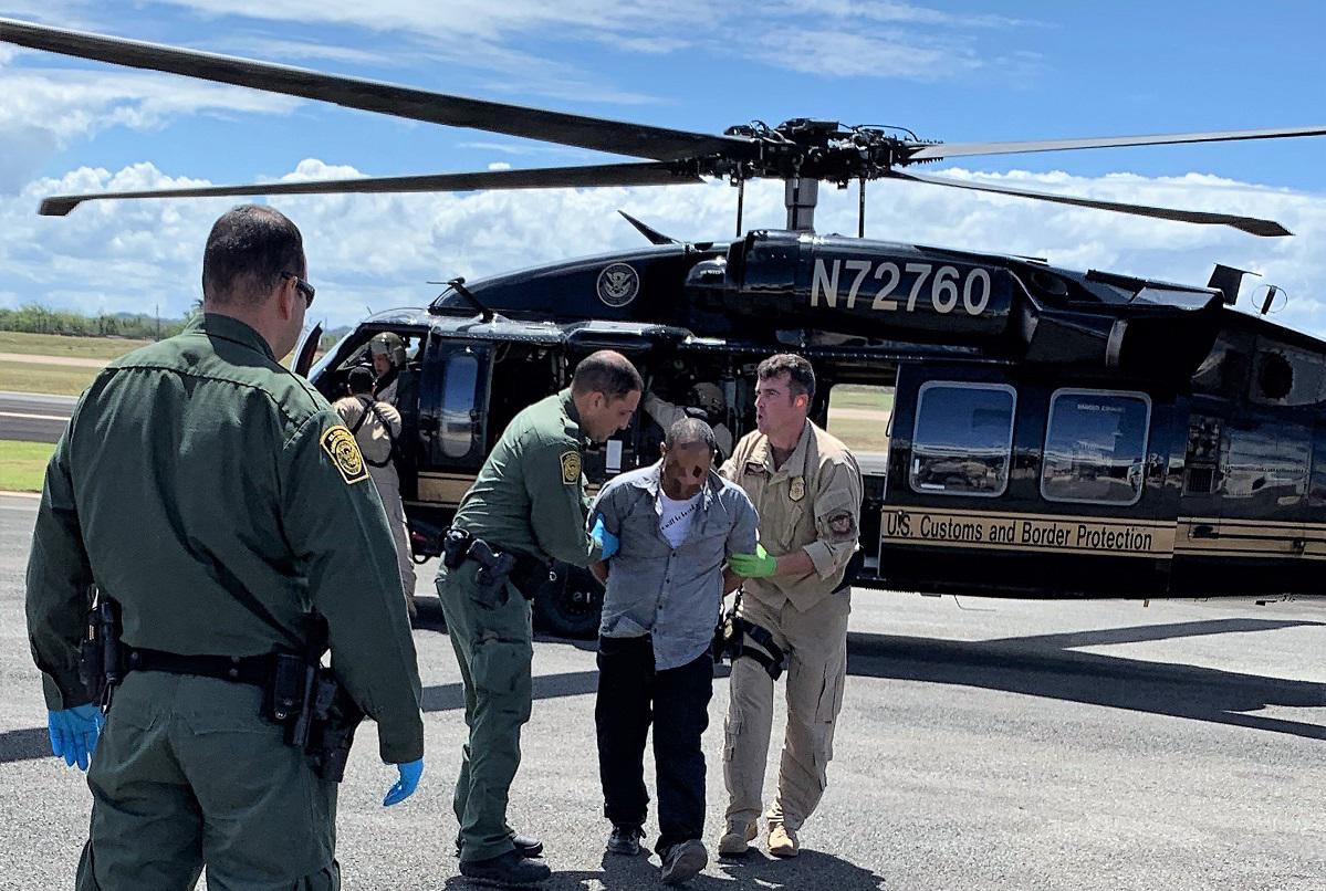 Muere un agente fronterizo de EEUU y dos resultan heridos en tiroteo en Puerto Rico