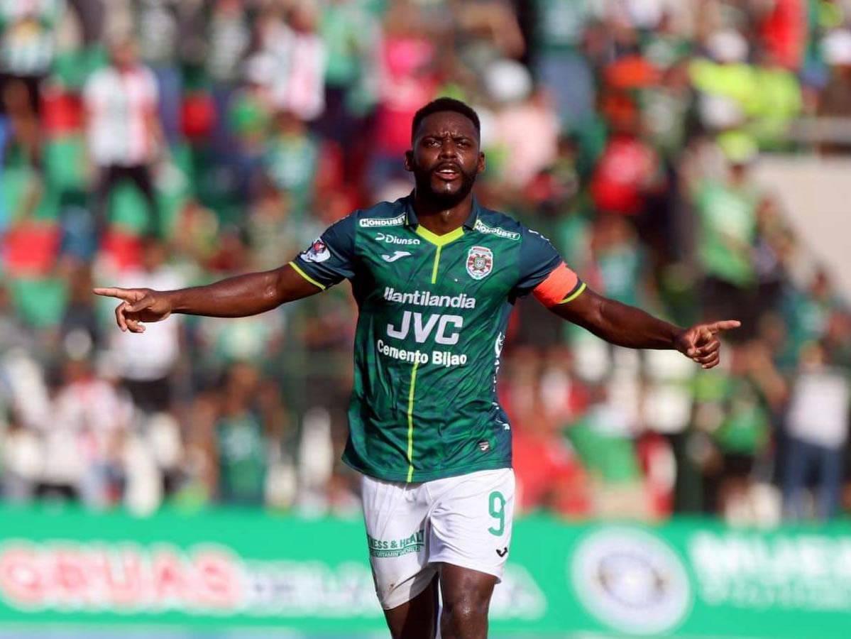 Clayvin Zúniga es una de las esperanzas de gol del Marathón.