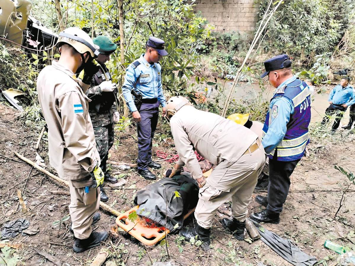 Murieron maestra y su nieto; otros familiares siguen graves en hospital