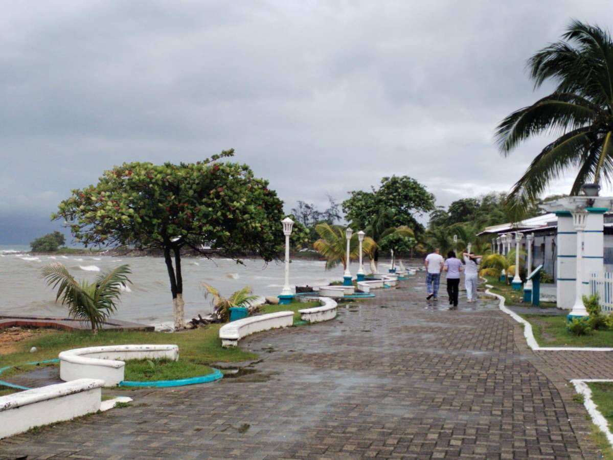 El litoral Atlántico recibe las primeras lluvias del frente frío