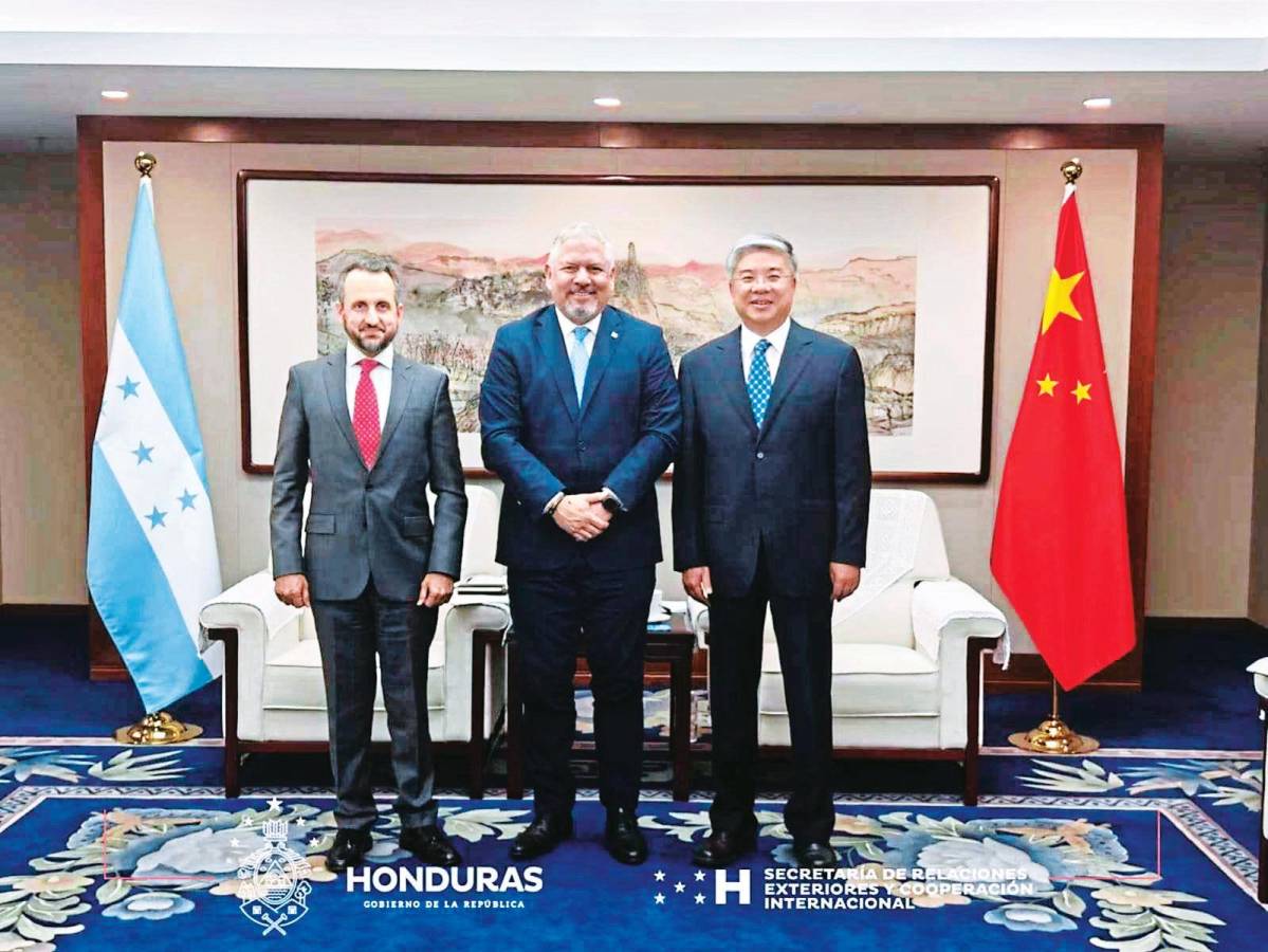 Honduras pide a China financiar proyectos de energía y turismo
