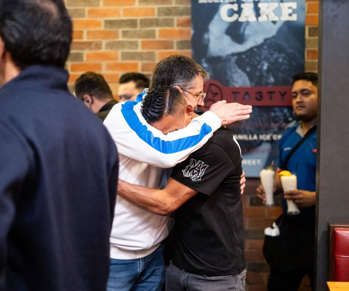 Cena íntima del Olimpia tras la 40, leyenda presente y un 'infiltrado'