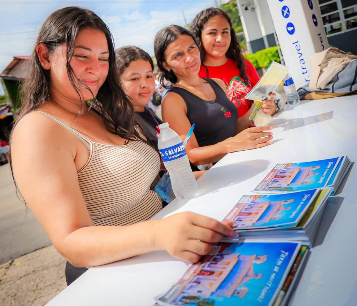 Bukele ofrece entrada gratuita al parque El Boquerón para turistas hondureños