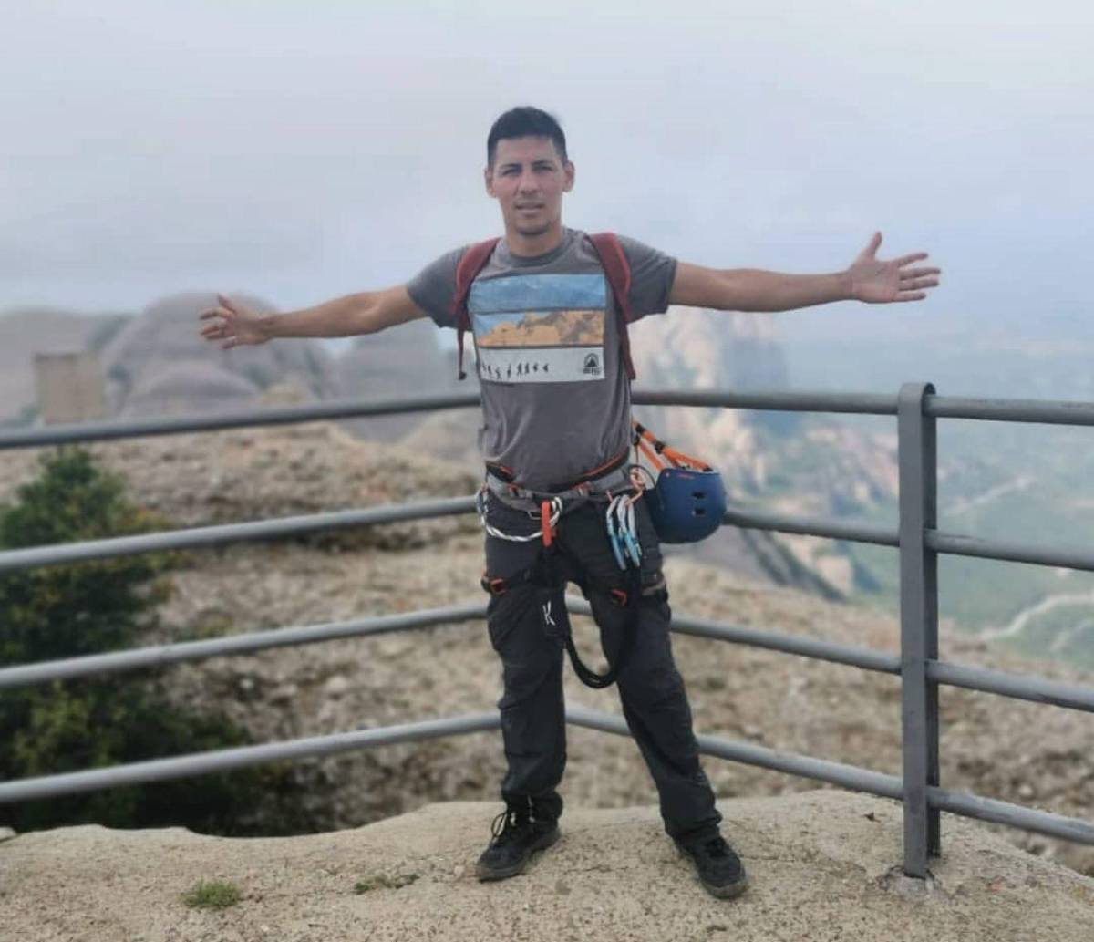 Hondureño triunfa con agencia de tours en Suiza y recorre ciudades de ensueño