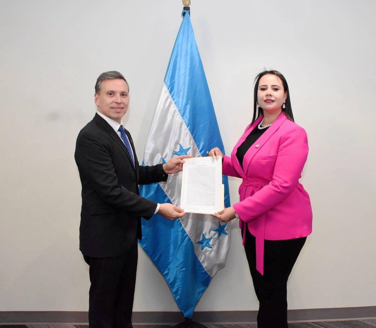 Destituyen a Gaspar Rodríguez como director del IHSS; ahora es Carlos Aguilar