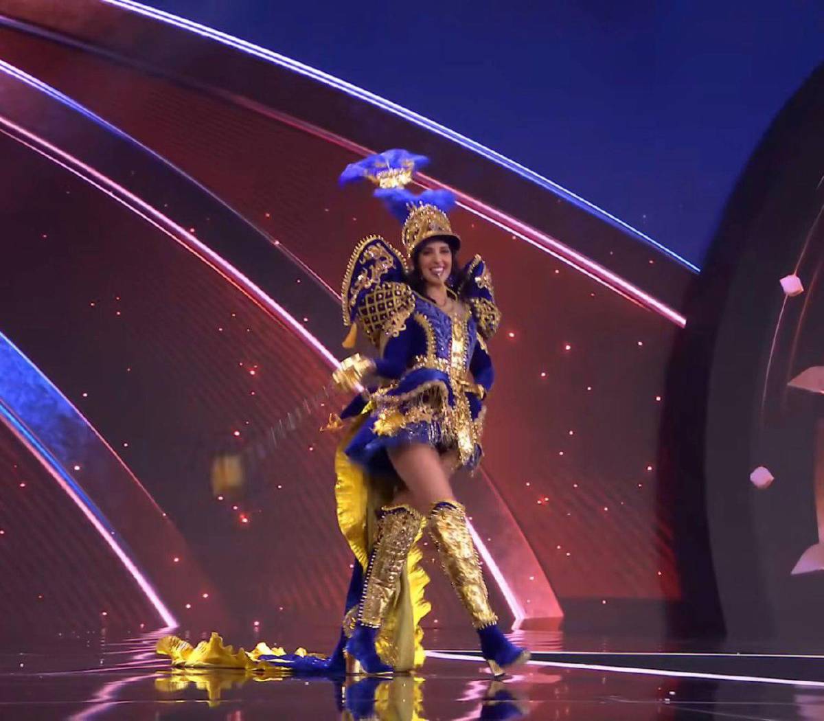 ¿Quién diseñó el traje de palillona de Miss Honduras Universo 2025?