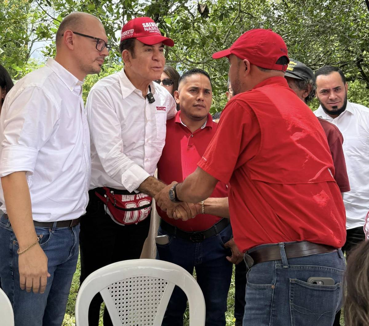 Nasralla acusa a mujer de atentar contra candidato a alcalde de Azacualpa