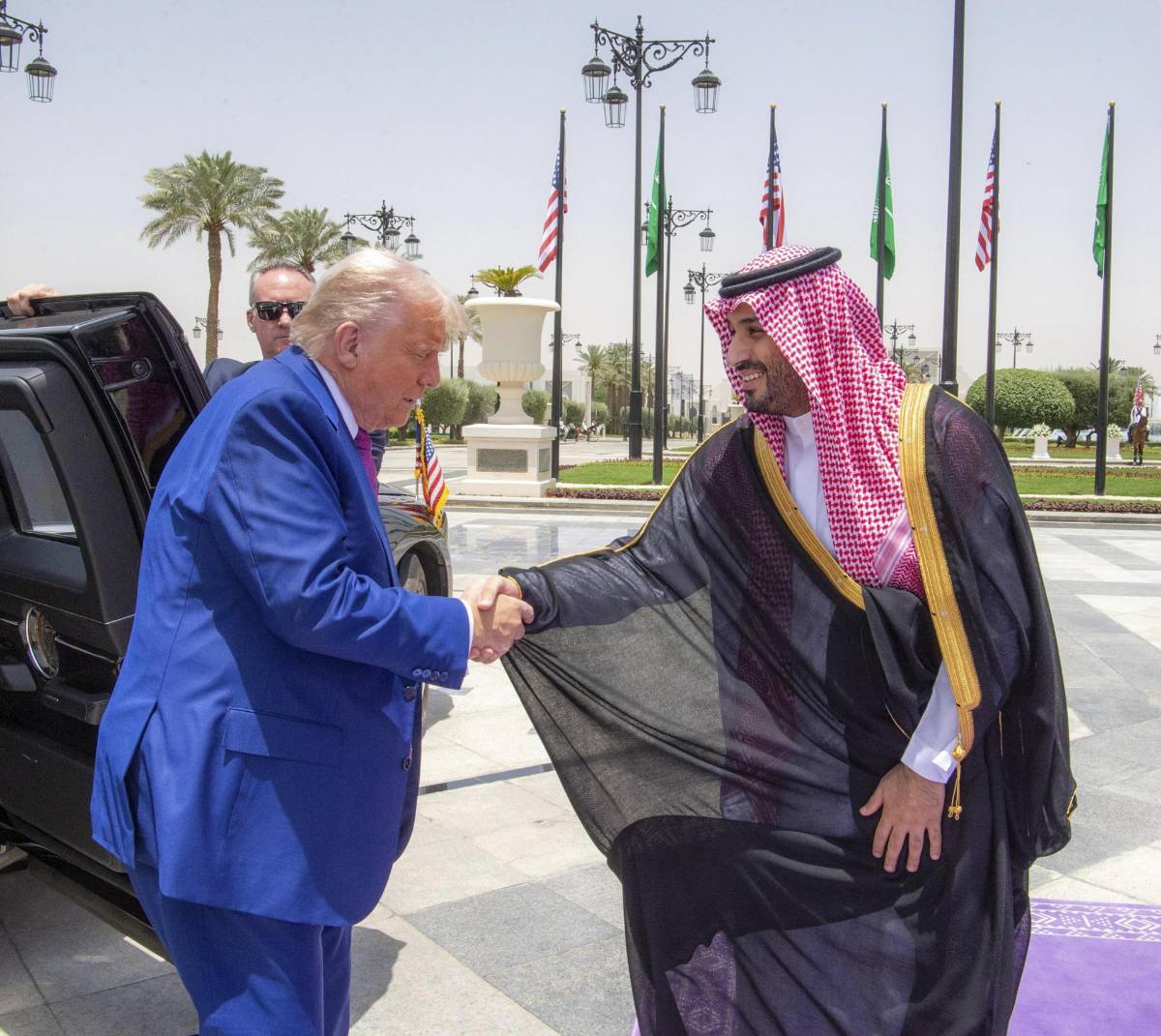 Las imágenes de la fastuosa bienvenida a Trump en Riad