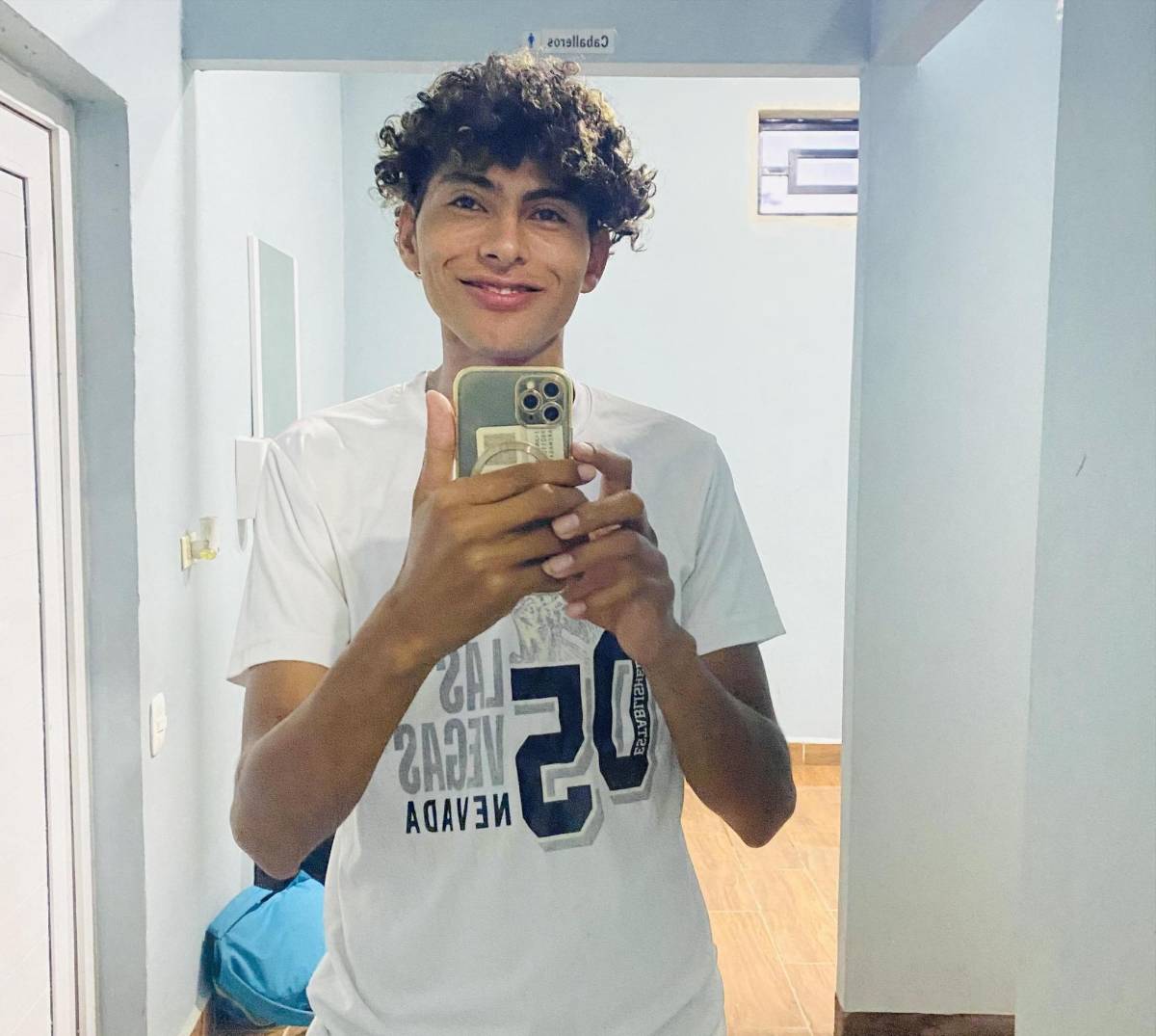 Influencer hondureño se toma foto para meme, un año después medios lo dan por muerto