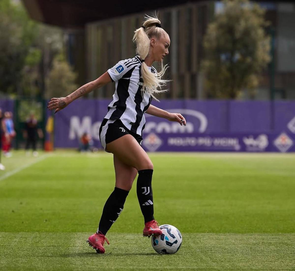 La futbolista más sexy del mundo rompe con famoso jugador: revelan el motivo