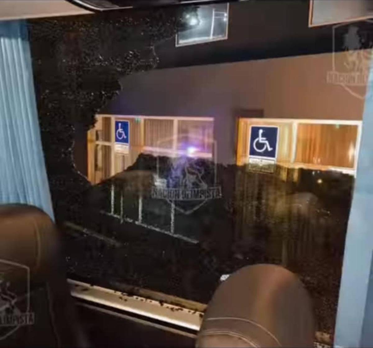 ¡Condenable! Atacan bus del Olimpia en Costa Rica: futbolistas vivieron momentos de terror