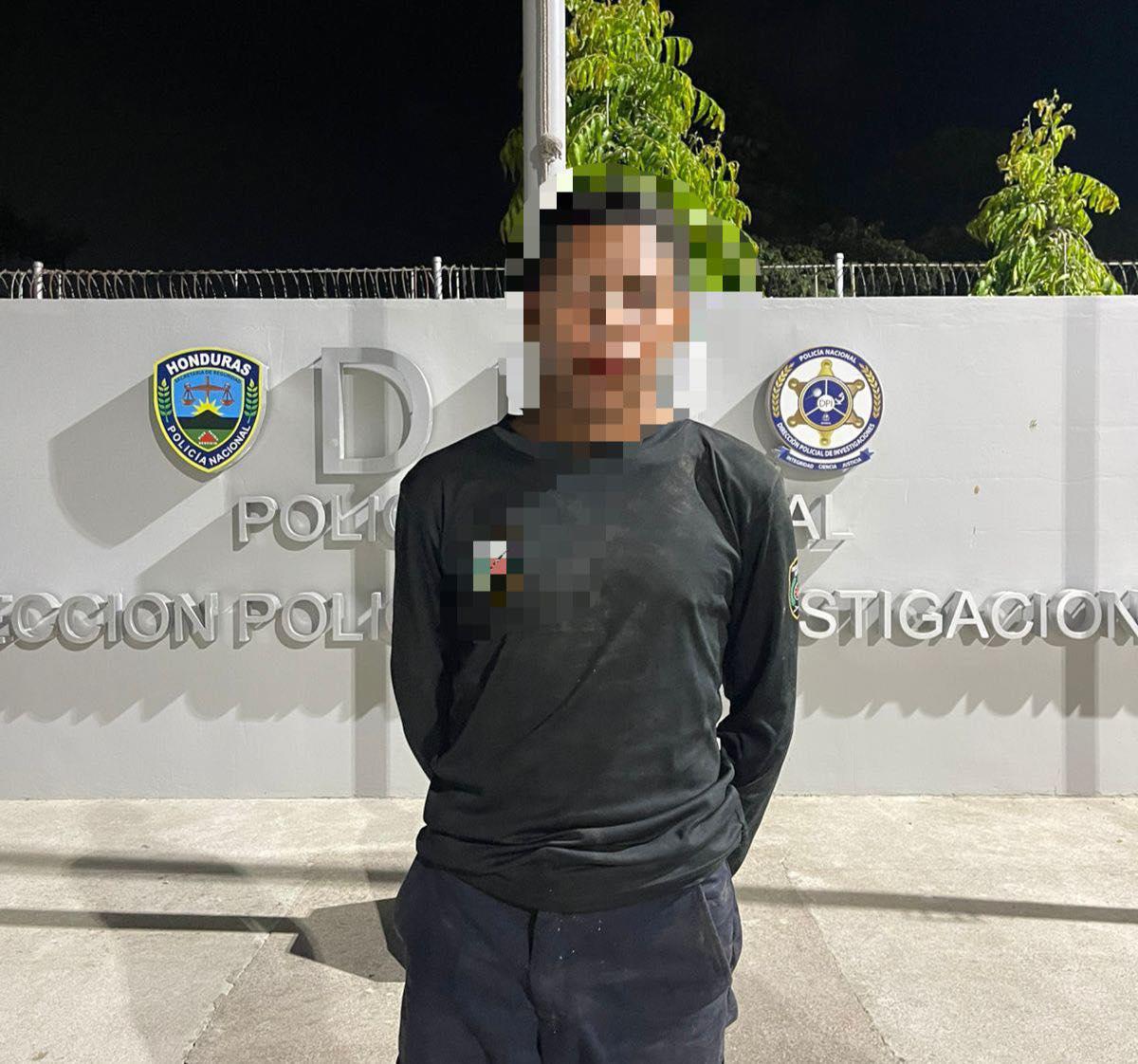 Capturan a guardia acusado de matar a martillazos a jovencito en la Rivera Hernández